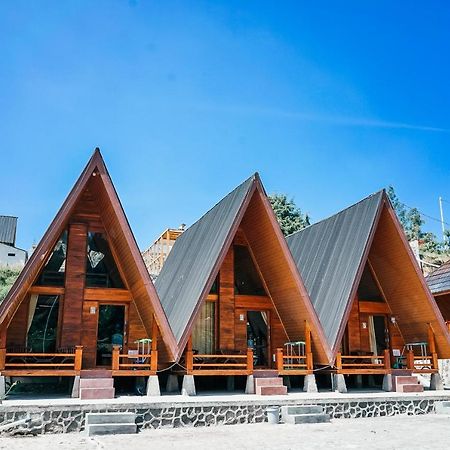 Golden Orchid Villa Diyeng Bagian luar foto