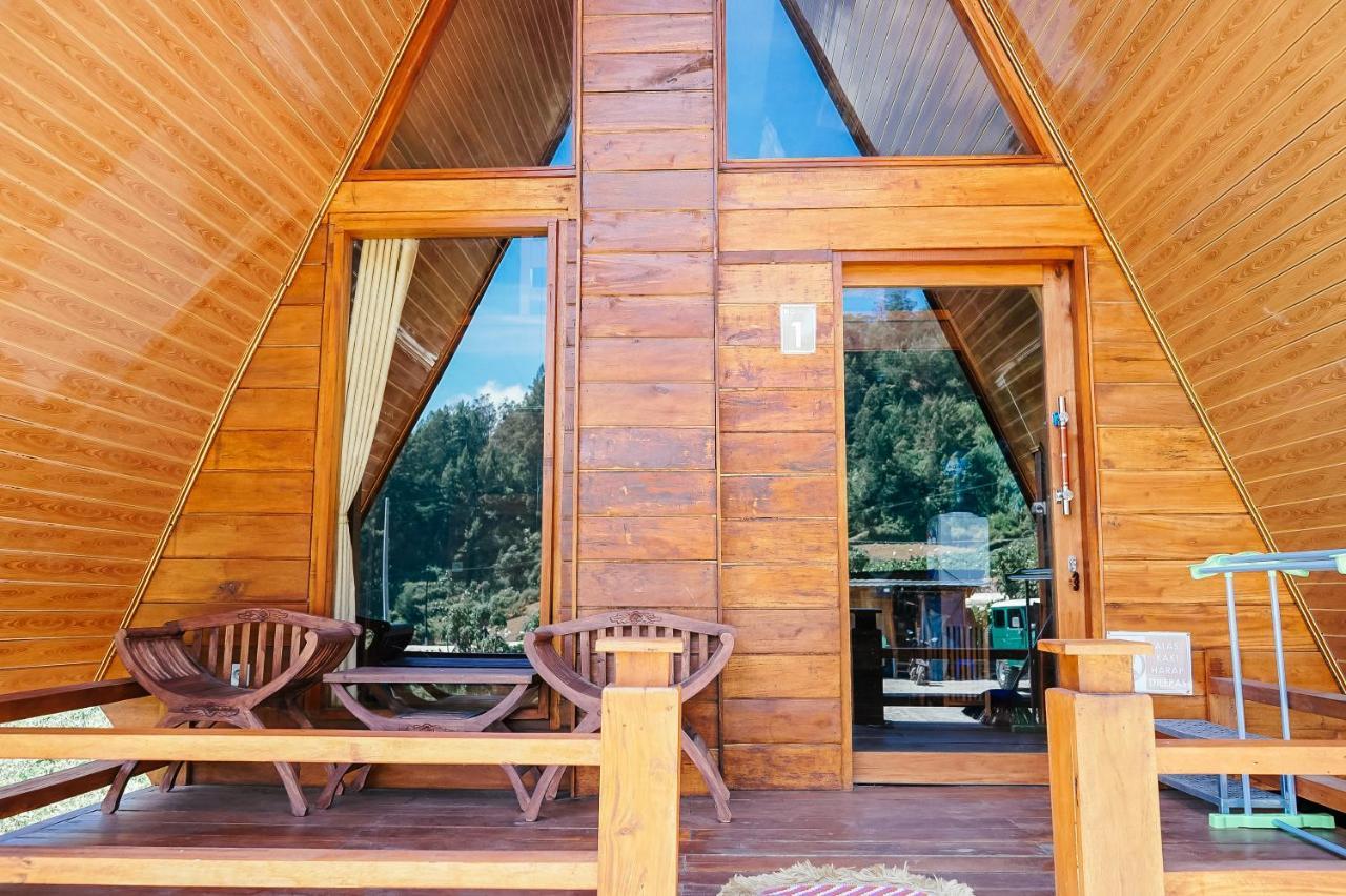 Golden Orchid Villa Diyeng Bagian luar foto